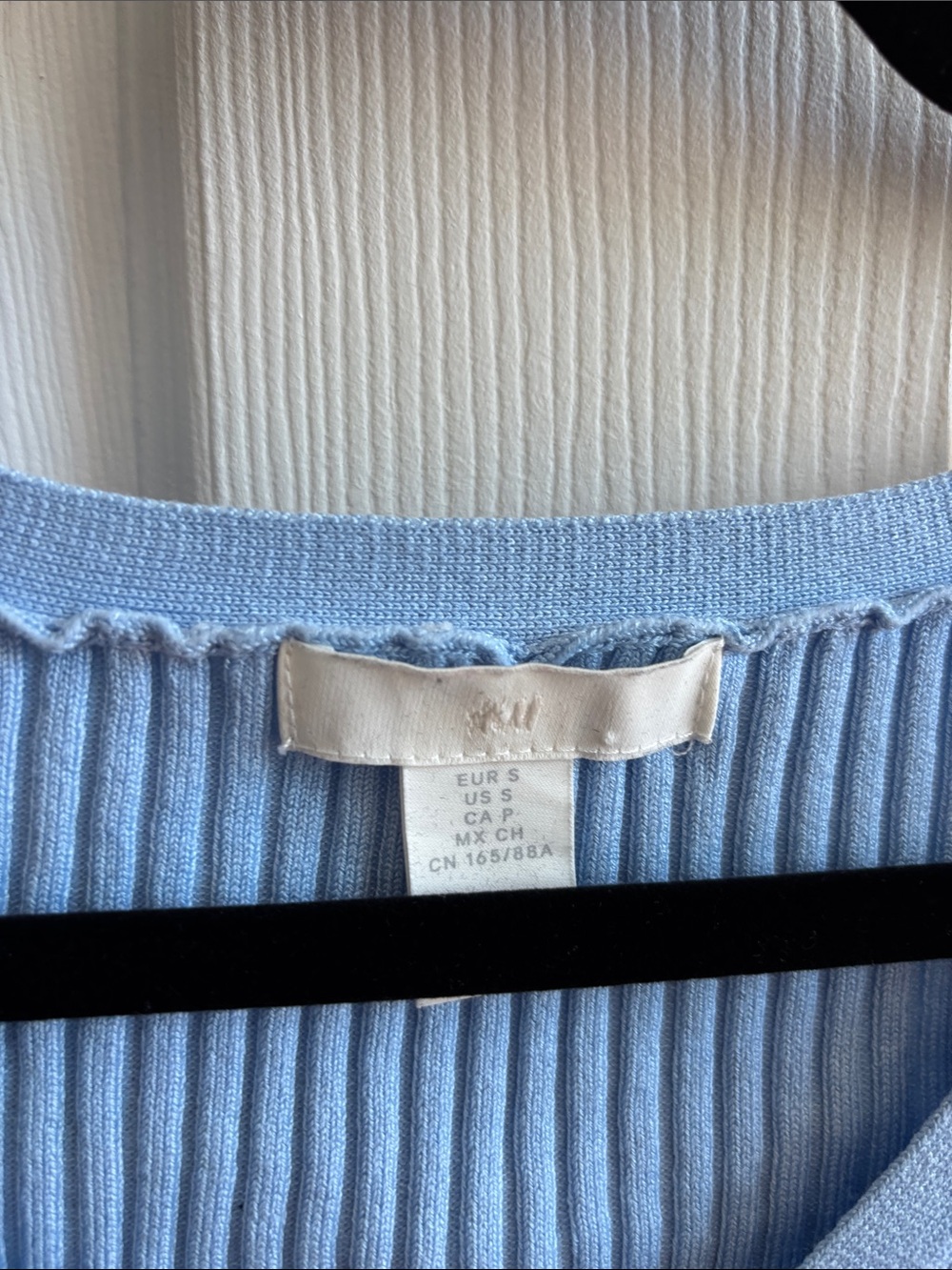 H&M Light Blue Ribbed Button-Front V-Neck Cardigan - Picture 2 of 3